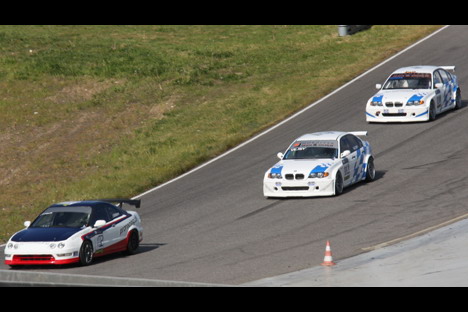 Hold øje med kampen mellem de 2 KC-motorsport BMW’er og ProRacing’s Honda i de kommende løb, det bliver med garanti godt ræs.
(Foto: Olfert)